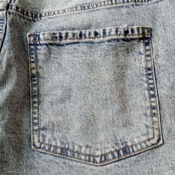 Time and Tru Acid Wash Mid Rise Straight Leg Distressed Denim Jeans Women's 16 - Picture 13 of 13